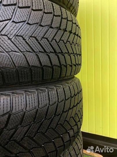 Michelin X-Ice Snow 285/35 R20 104H