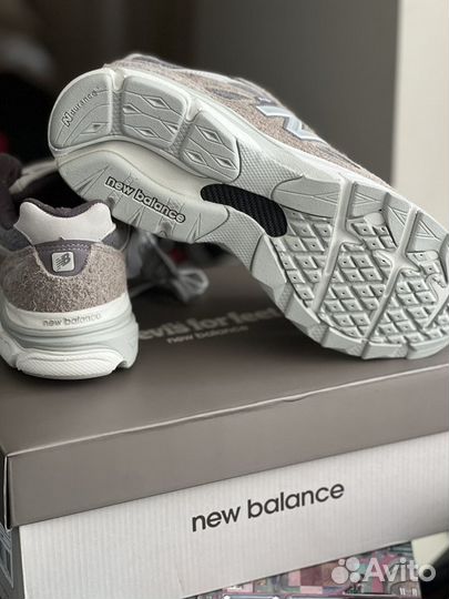 Кроссовки New Balance 990 LV3 Limited Edition 10US