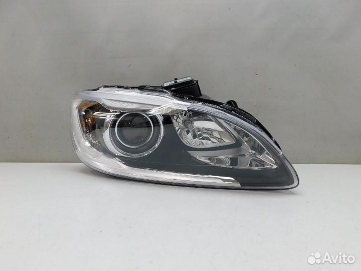 Фара правая Volvo S60