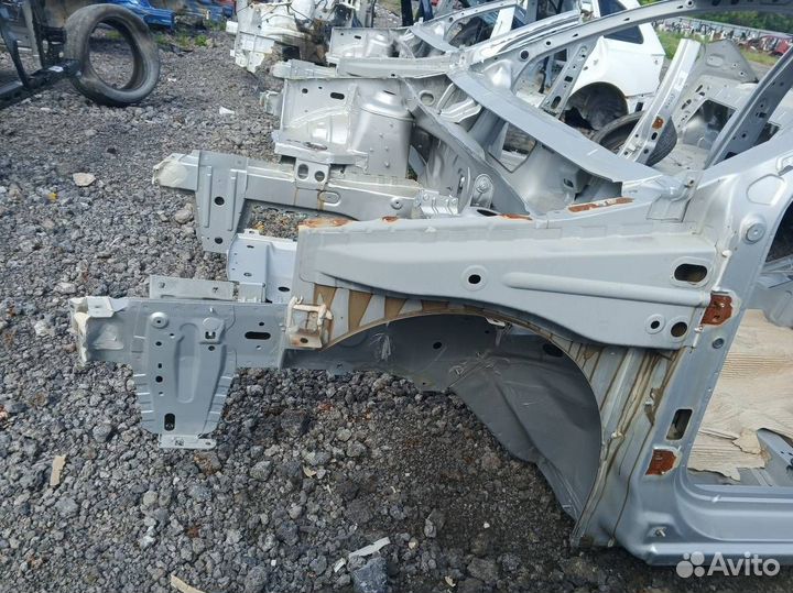 Б/У Лонжерон передний левый 641011934R renault