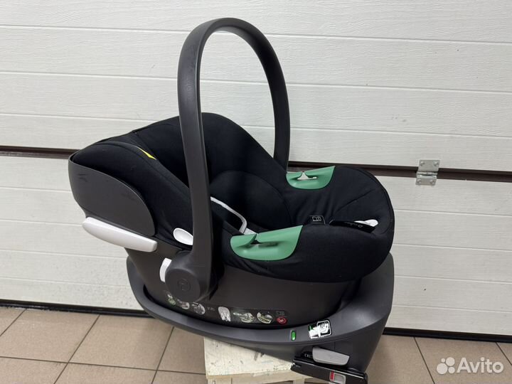 Автолюлька Cybex Aton B2 i-Size + Isofix Base One