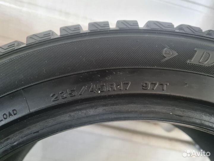 Dunlop SP Winter Ice 01 235/45 R17 97T