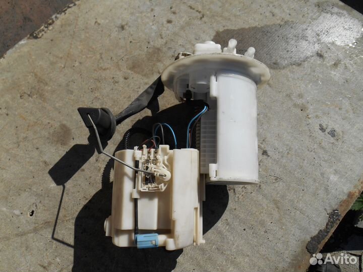 Датчик уровня топлива бензонасос Toyota Corolla