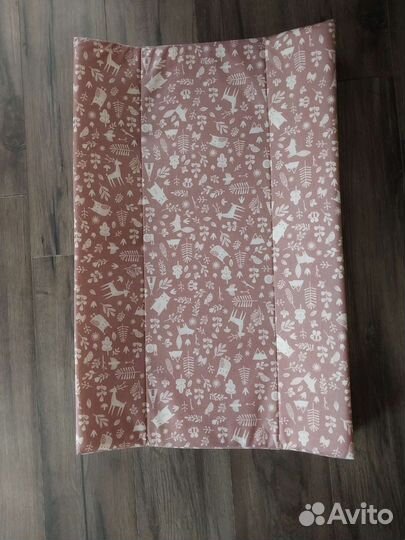 Ванночка для купания и пеленальный столик