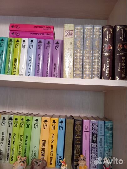 Книги, резные