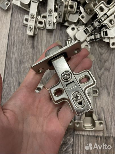 Петли для дверей