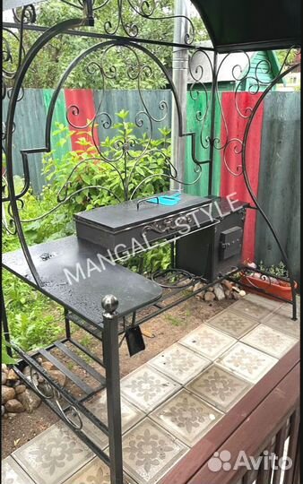 Мангал с крышей