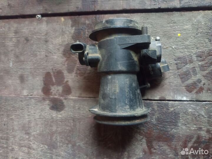 Дроссельная заслонка Renault Logan седан 1.4