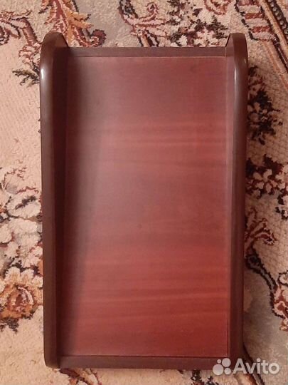 Две подставки на колесах