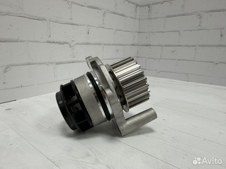 Насос системы охлаждения (помпа) VAG 06F121011