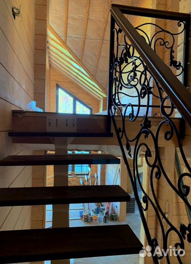 Лестница Г-образная с поворотными ступенями