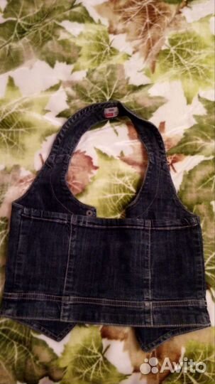 Жилетка джинсовая на 7-8 лет