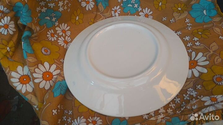 Тарелки плоские