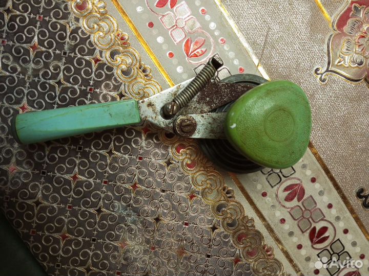 Закаточная машинка