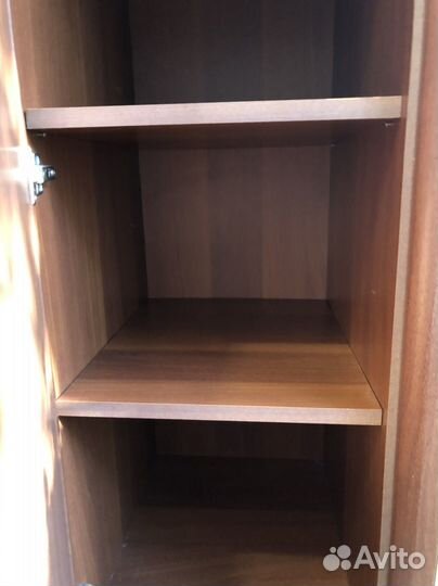 Шкаф