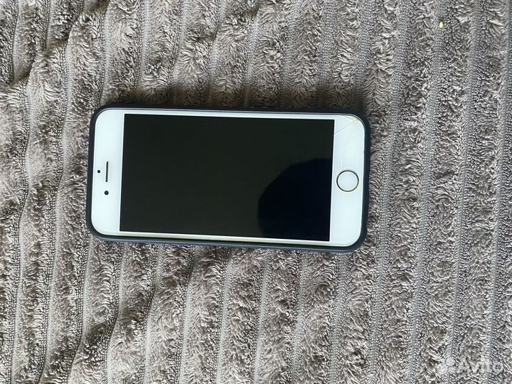 Телефон iPhone 6s
