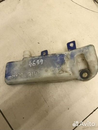 Бачок омывателя Subaru Impreza 1