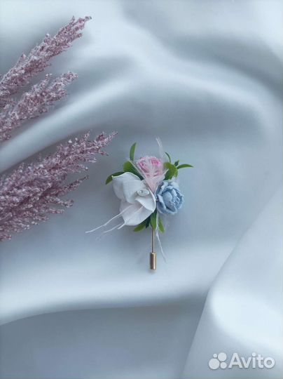 Брошь бутоньерка с цветами на пиджак Браслет