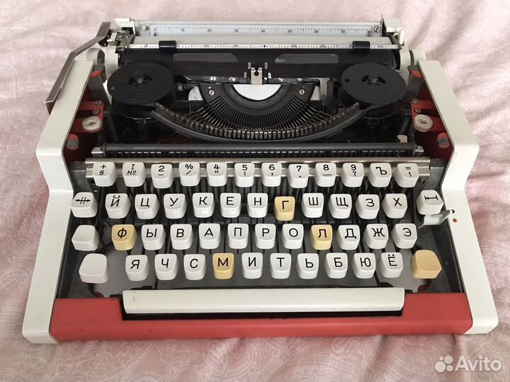 Пишущая машинка unis TBM Deluxe