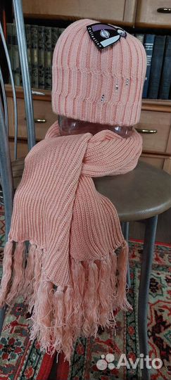 Шапки и шарфы женские