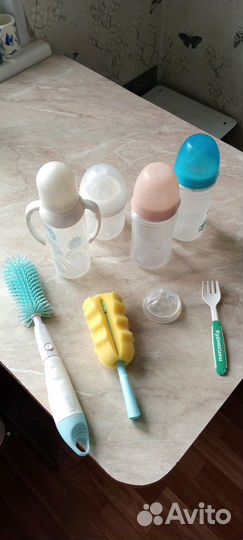 Отдам детские товары для кормления