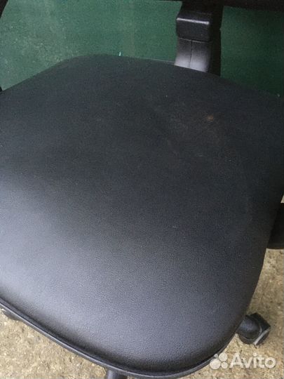 Кресло офисное кожаное