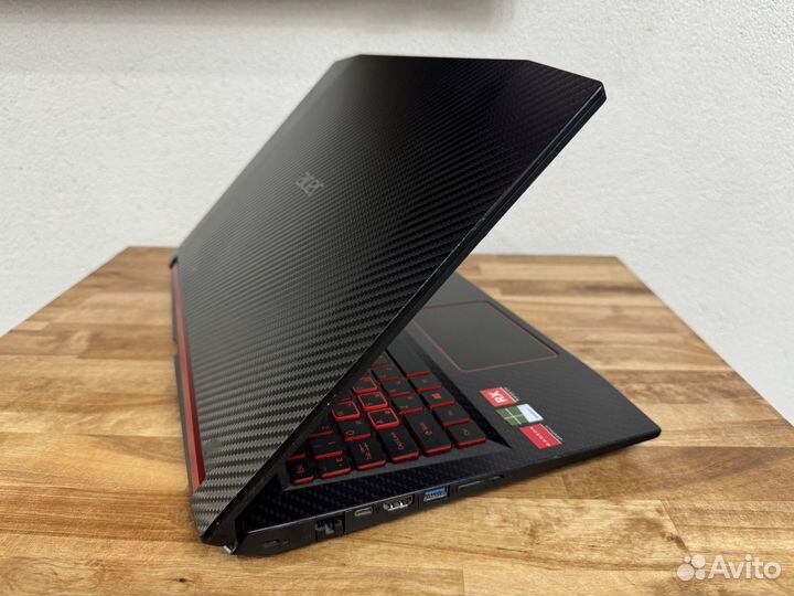 Acer Nitro 8 ядер Ryzen 5 12Gb RX560X 4Gb SSD+1000