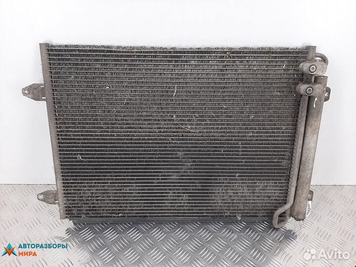 Радиатор кондиционера Volkswagen Passat B6 2007