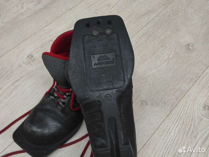 Лыжные ботинки