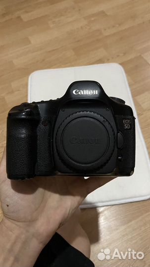 Зеркальный фотоаппарат Canon 5d первопятак