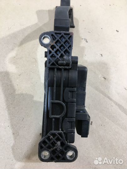 Педаль газа Mazda 3 BK