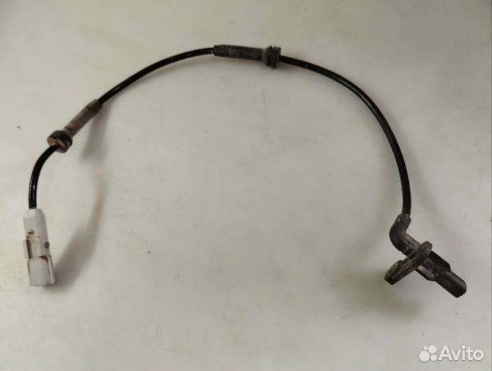 Датчик ABS задний правый Renault Sandero 2