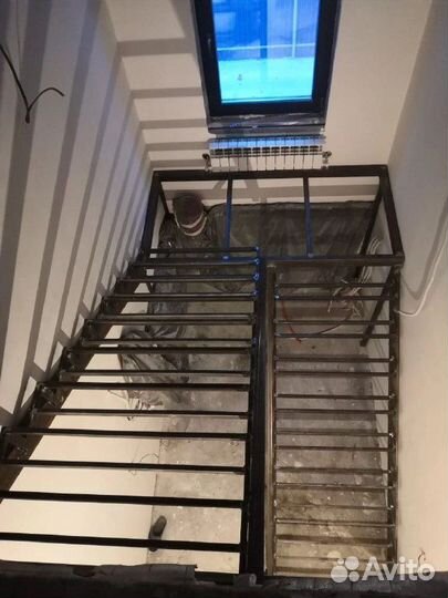 Лестница на второй этаж. Металлокаркас