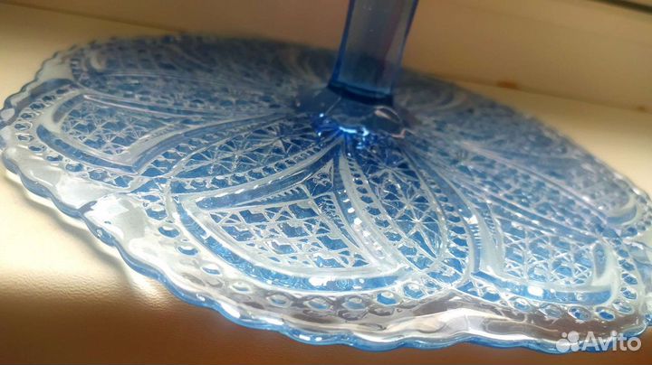 Тортовница, цветное стекло