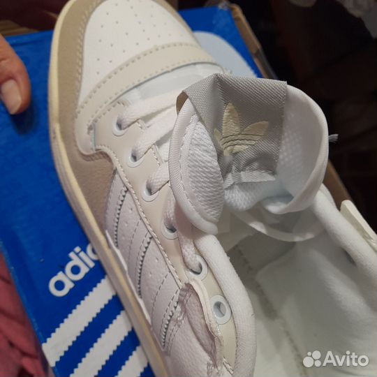 Кроссовки adidas