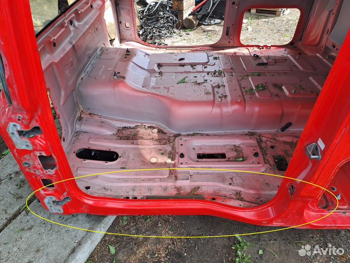 Порог кабины левый Renault T