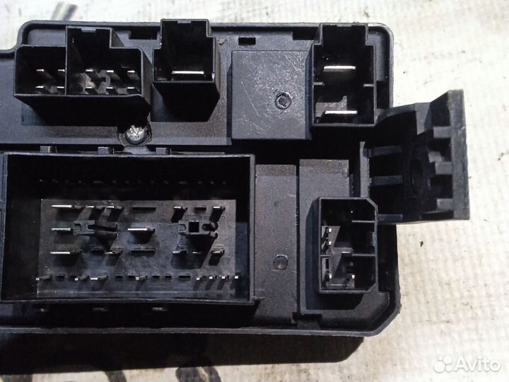 Блок предохранителей салона Geely Emgrand EC 7
