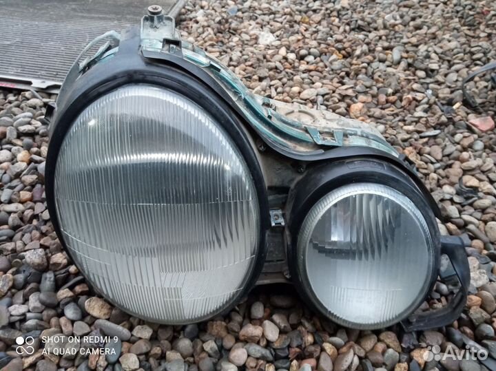 Правая фара Mercedes W210