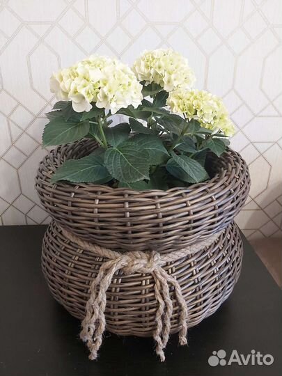 Кашпо (горшок, ваза) из искуственного ротанга