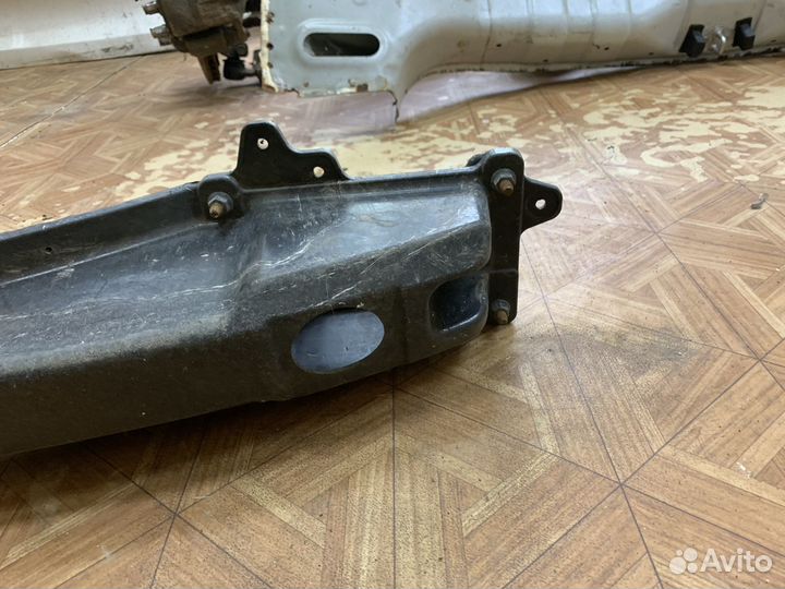 Усилитель зад бампера Kia Sportage 3