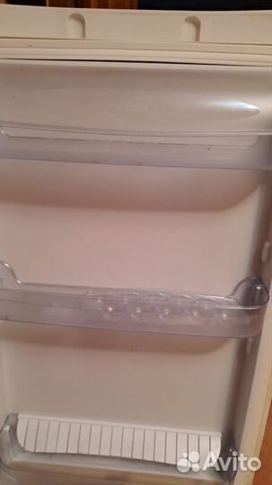 Холодильник Indesit на запчасти