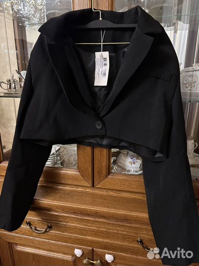 Укороченный пиджак женский чёрный