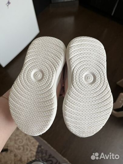 Кроссовки для девочки 22