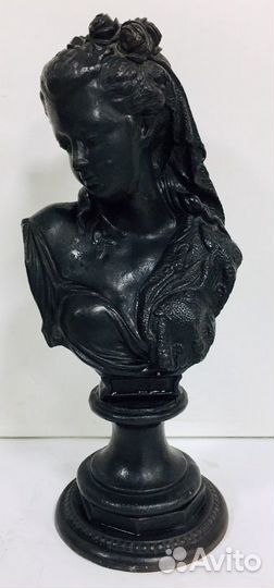 Бюст. Весна. Касли. Чугун 1996 год