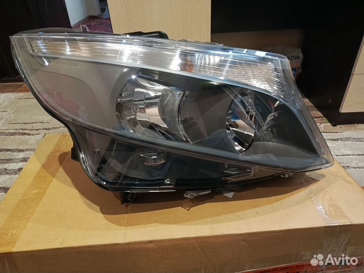 Новая правая фара Mercedes Benz Vito W447 оргинал