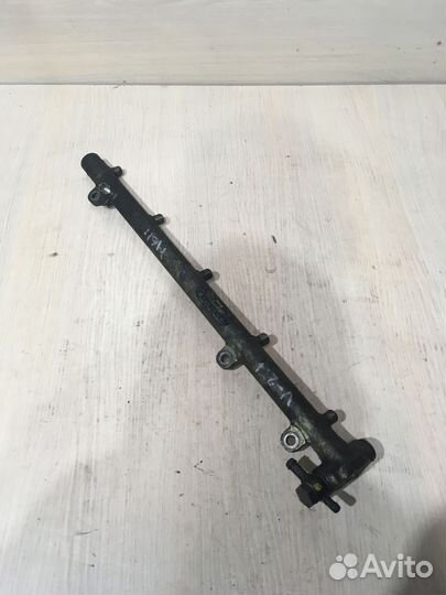 Рейка топливная рампа Мерседес W210 2.7 TDI