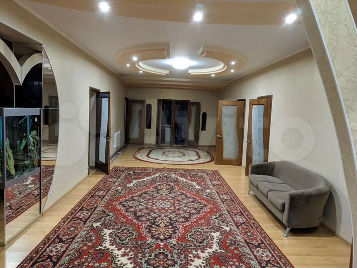 Дом 268 м² на участке 50 сот.