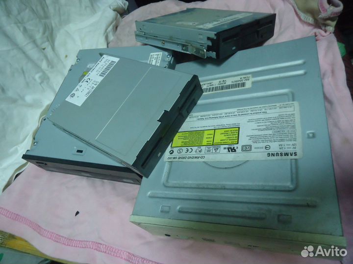 2 Cd rom + 2 Floppy привода, цена за всё вместе