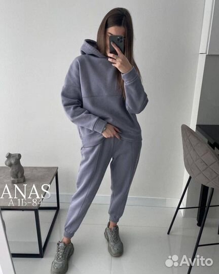 Спортивный костюм женский