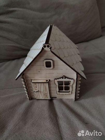 Домик для подарков